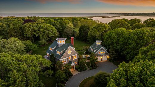 Luxury home in Westport Point, Bristol County