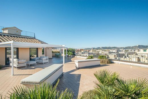 Apartment / Etagenwohnung in Rom, Latium