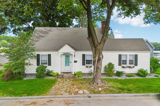 Detached House in Worcester, Worcester County