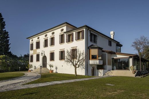 Villa a Vittorio Veneto, Treviso