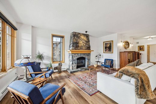 Apartment / Etagenwohnung in Canmore, Alberta