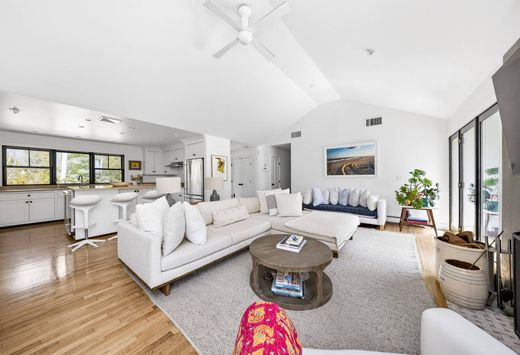 Detached House in East Hampton, Suffolk County