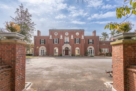 Detached House in Mill Neck, Nassau County