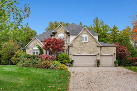 Cambridge, Ontarioの一戸建て住宅