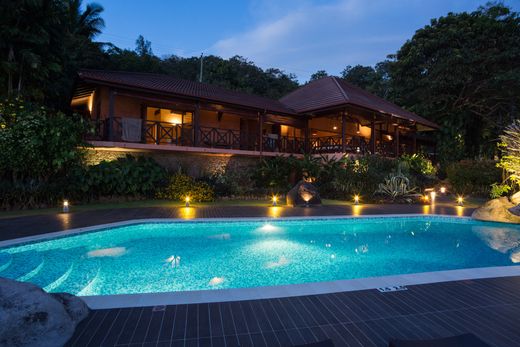 ‏בתי יוקרה ב  Quatre Bornes, Takamaka