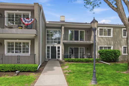 Apartment in Birmingham, Oakland County