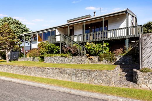 Luxury home in Porirua, Porirua City
