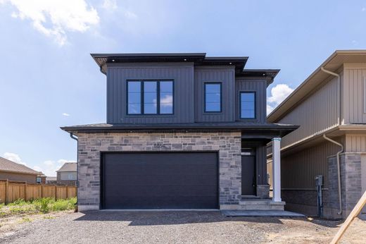 Niagara Falls, Ontarioの一戸建て住宅