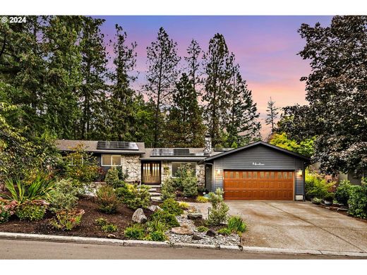 Luxe woning in Lake Oswego, Clackamas County