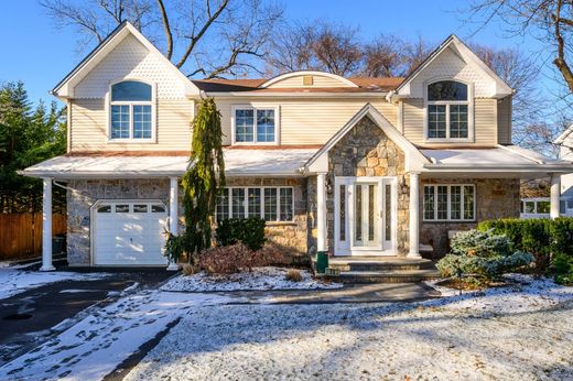 Einfamilienhaus in Westbury, Nassau County