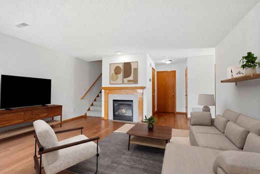 Townhouse in Woodbury, Washington County