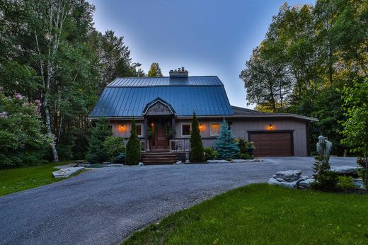 Severn Falls, Simcoe Countyの一戸建て住宅