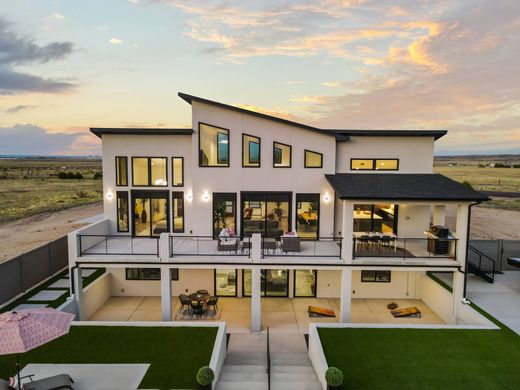 Detached House in Pueblo, Pueblo County