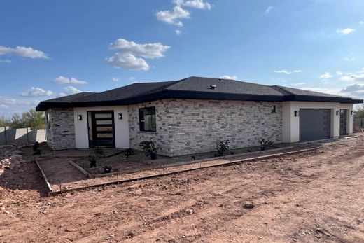 Einfamilienhaus in Apache Junction, Pinal County