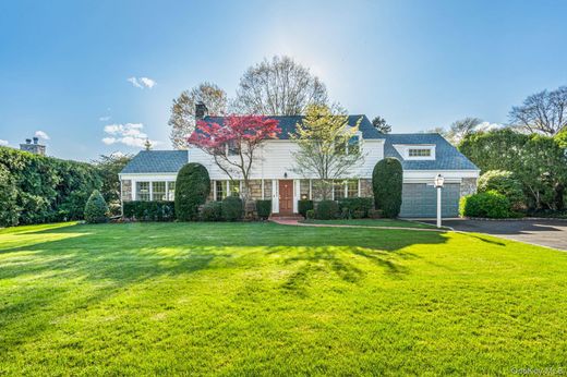 Detached House in Garden City, Nassau County
