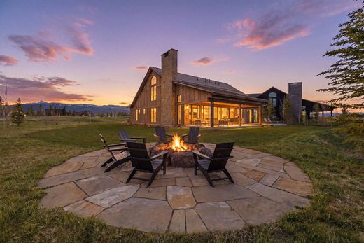 Luxury home in Driggs, Teton County