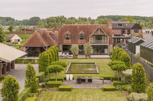 Vrijstaand huis in Lijnden, Gemeente Haarlemmermeer