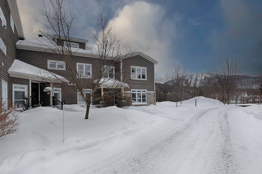 Apartment / Etagenwohnung in Bromont, Montérégie