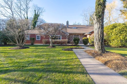 Detached House in Setauket, Suffolk County