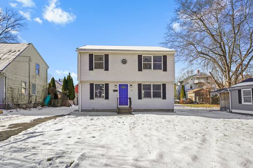 Vrijstaand huis in Enfield, Hartford County