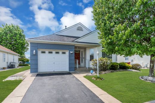 Detached House in Toms River, Ocean County