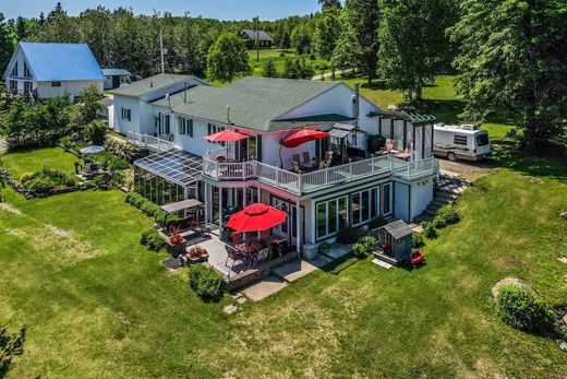 Saint-Michel-des-Saints, Lanaudièreの一戸建て住宅