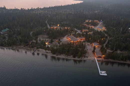 Luxury home in Bella Coola, Central Coast Regional District