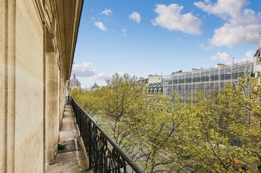 Apartment in Champs-Elysées, Madeleine, Triangle d’or, Paris