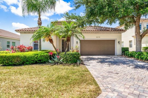 Detached House for rent per month in Vero Beach