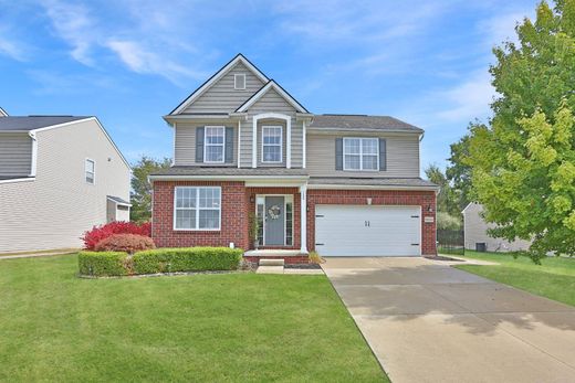 Detached House in Macomb, Macomb County