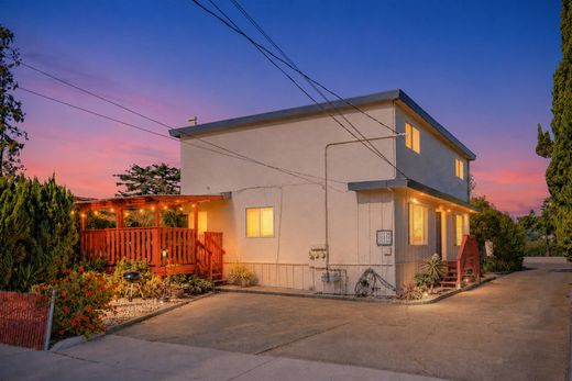 Luxury home in Castro Valley, Alameda County