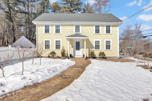 Detached House in Burlington, Middlesex County