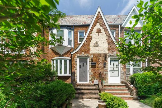 Casa di lusso a Rego Park, Queens County