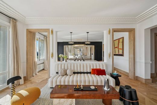 Apartment in La Muette, Auteuil, Porte Dauphine, Paris