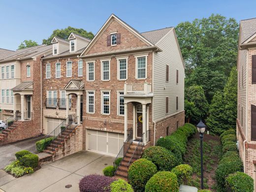 Townhouse in Decatur, DeKalb County