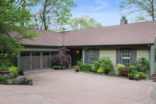 Dom jednorodzinny w Sapphire, Transylvania County