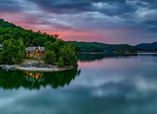 Cullowhee, Jackson Countyの一戸建て住宅