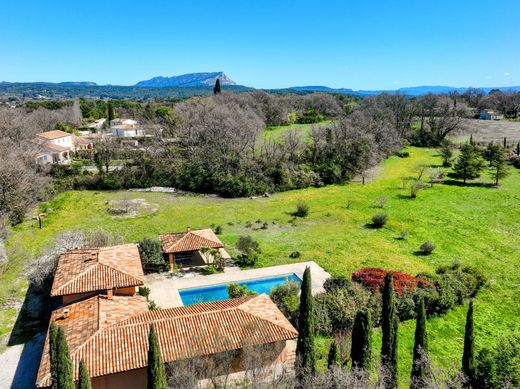 Detached House in Aix-en-Provence, Bouches-du-Rhône