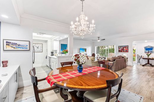 Apartment / Etagenwohnung in Naples, Collier County