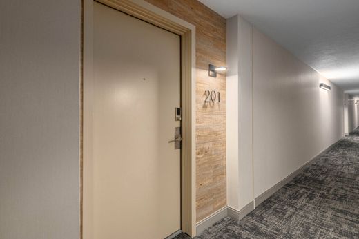 Daire Lakewood, Cuyahoga County