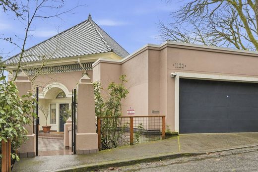 Luxury home in Portland, Multnomah County