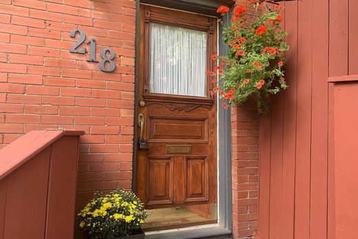 Stadswoning in Toronto, Ontario