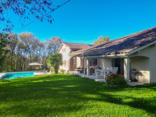 Detached House in L'Isle-Jourdain, Gers