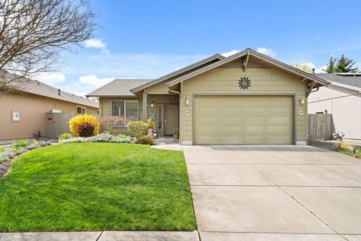 Luxury home in Medford, Jackson County