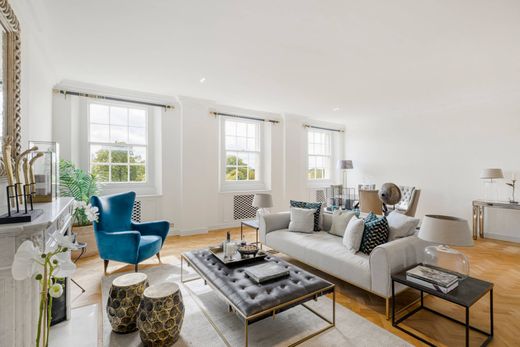 Apartment / Etagenwohnung in London, Greater London