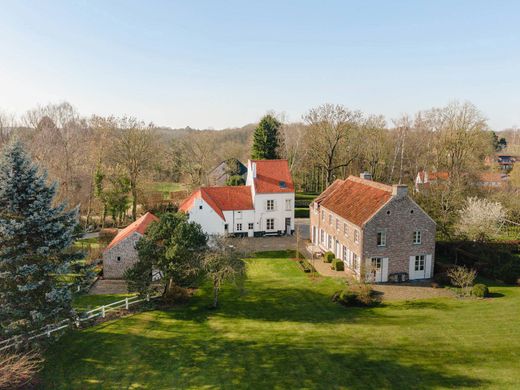 Einfamilienhaus in Lasne, Provinz Wallonisch-Brabant