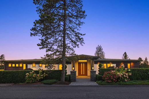 منزل ﻓﻲ Yarrow Point, King County