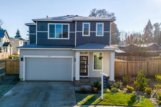 Luxury home in Forest Grove, Washington County