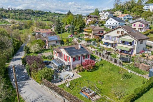 Detached House in Penthalaz, Gros-de-Vaud District