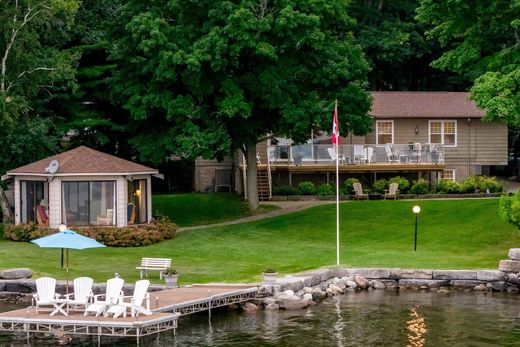 Vrijstaand huis in Kawartha Lakes, Ontario